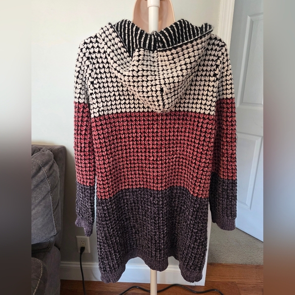 Oliver.o By Escio Sweater - Picture 2 of 11